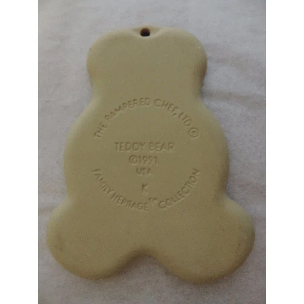 Pampered Chef Teddy Bear Stoneware Cookie Mold 1991
